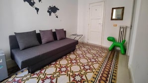 Room, 1 Bedroom | Living room - Room in B&B - A Casa Boschi Near Vatican Family Room (Rome)
