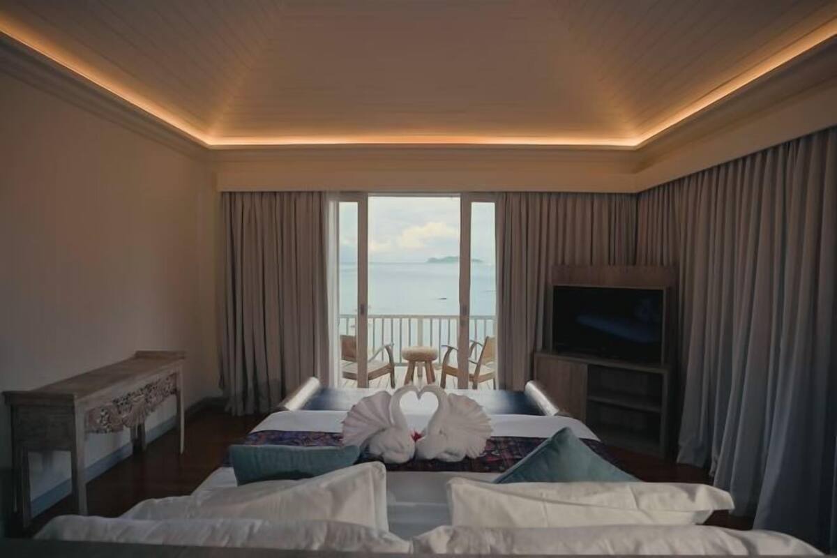 1 bedroom, premium bedding, free minibar, iron/ironing board