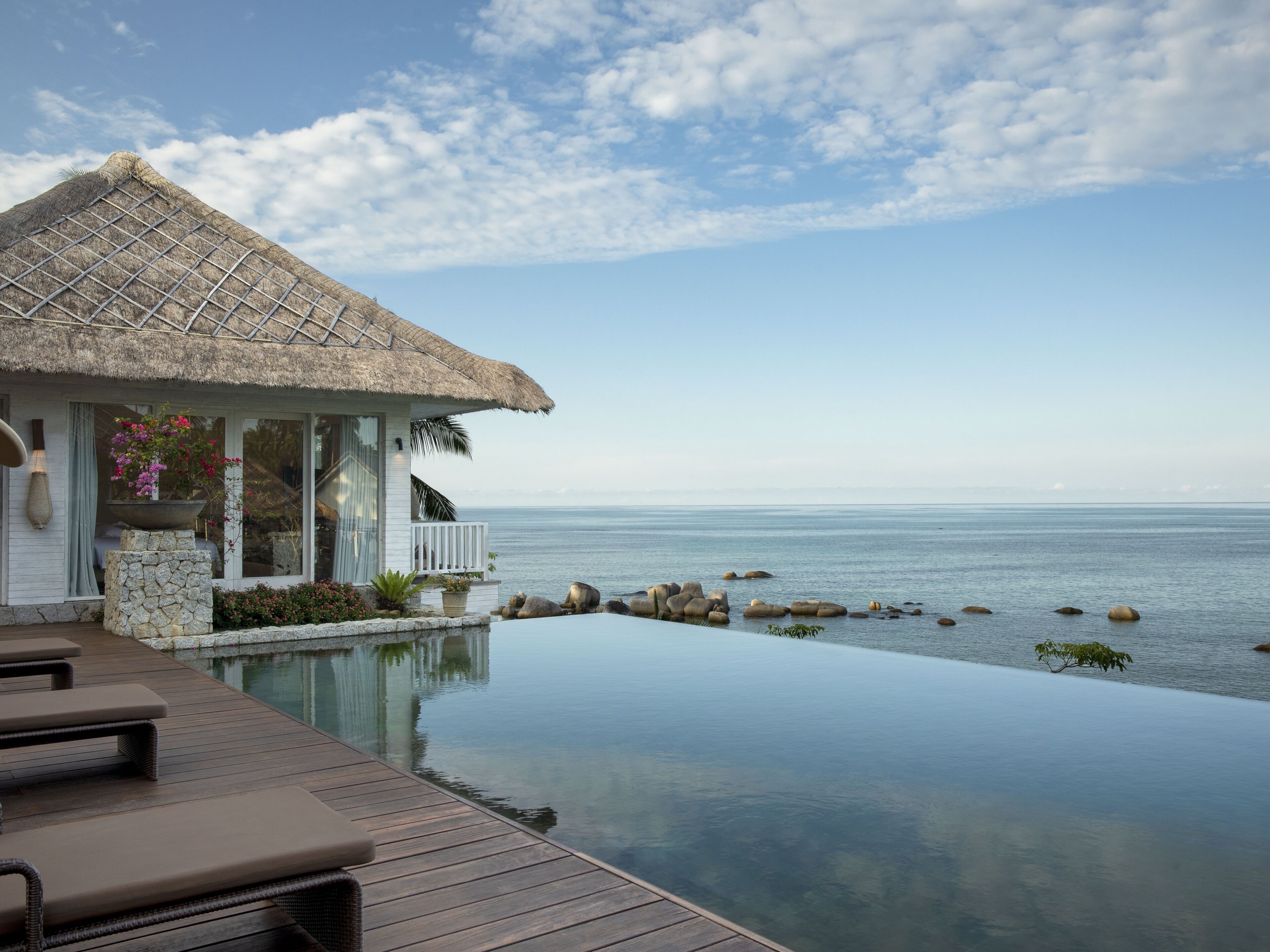 Villa ejecutiva, 1 cama de matrimonio grande | Piscina | Una piscina al aire libre, tumbonas