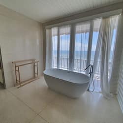 Executive Villa, 1 Katil Raja (King) | Bilik Mandi | Tab mandi dan pancuran berasingan, hulu semburan mandi hujan