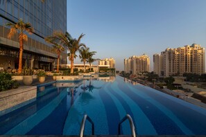 Hồ bơi ngoài trời, hồ bơi vô cực 