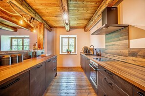 Apartament, 2 dormitoris, fumadors, pati | Servei de restauració