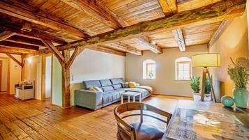 Apartment, 2 Bedrooms, Smoking, Patio | Room amenity