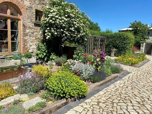 Apartment, 2 Bedrooms, Smoking, Patio | Garden