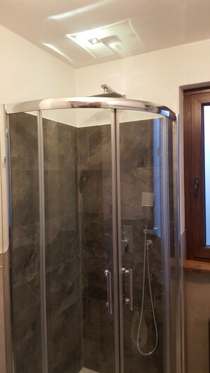Bathroom - Casa Sofia - Magnificent new Built Town Center Studio Apartment With Terrace (Sauze d'Oulx)