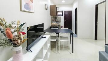 Apartemen, 2 kamar tidur | Ruang keluarga