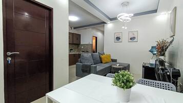 Apartment, 2 Bedrooms | Ruang tamu