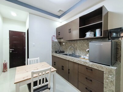 Manzil Anilao Cosy 1 Bedroom Apt U7