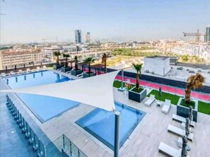 حمّام سباحة خارجي