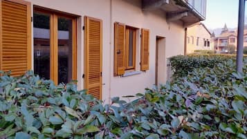 Apartment, 1 Bedroom, Smoking, Garden View | Property entrance