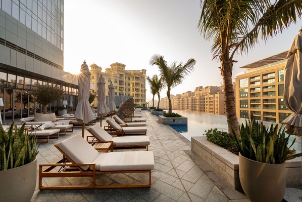 Property grounds - Luxury Apartment With Spectacular View of the Palm Jumeirah (Dubai)