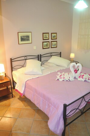 2 bedrooms - Villa Takis on Pelekas Beach Apartment A With Private Garden and sea View (Corfu)