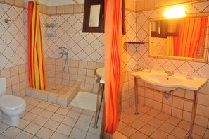 Appartement, 1 chambre, fumeur, balcon | Salle de bain