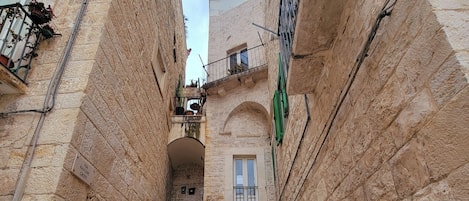 House, 2 Bedrooms, Smoking, Patio | Exterior