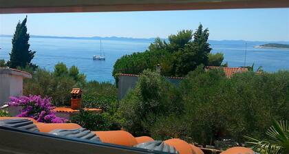 Spacious Holiday House Hana, Sleeps 12