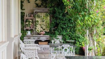 House, Multiple Bedrooms, Patio | Exterior