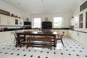 House, Multiple Bedrooms, Patio | Interior
