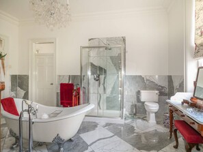 House, Multiple Bedrooms, Patio | Bathroom