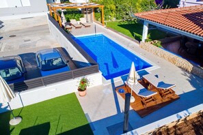 Appartamento, 2 camere da letto, fumatori, patio | Piscina | Piscina all'aperto