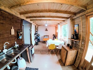 House, 3 Bedrooms, Smoking, Patio | Interior