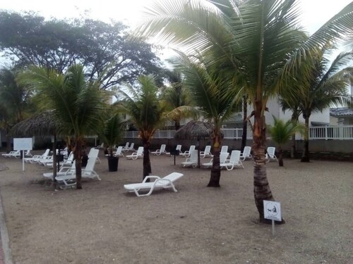 Room in Guest Room - Room in Comfortable Apartment Located on the Beach Very Close to the City