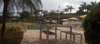 Room in Guest Room - Room in Comfortable Apartment Located on the Beach Very Close to the City