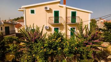 Apartment, 1 Bedroom, Balcony, Garden View | Exterior