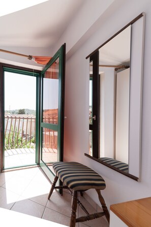 Interior - Charming 1-bedroom Apartment Sonia, Sleeps 4 (Kukljica)