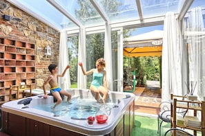 Villa, Mehrere Schlafzimmer, barrierefrei, Raucher | Badezimmerausstattung
