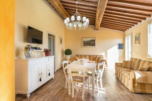 Ferienhaus, 2 Schlafzimmer, Raucher, eigener Pool | Esszimmer