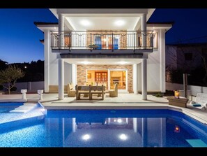 Villa, 4 habitaciones, con acceso para personas discapacitadas, alberca privada | Alberca | Alberca al aire libre 