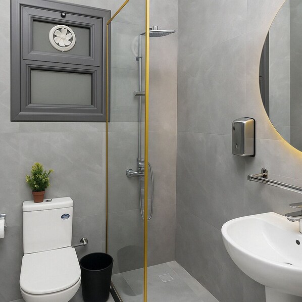 Studio, Multiple Bedrooms, Accessible, Smoking | Bathroom