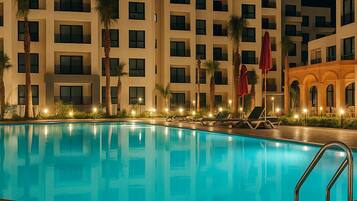 Hồ bơi ngoài trời