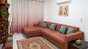 Chalet, 1 Bedroom, Accessible, Smoking | Living room