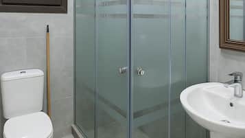 Chalet, 1 Bedroom, Accessible, Smoking | Bathroom