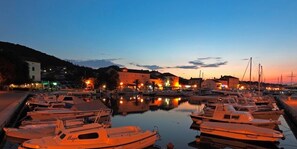 Marina - Beachfront Holiday House Žal (Preko)