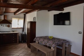 Maison, 2 chambres, fumeurs, piscine privée | Restauration