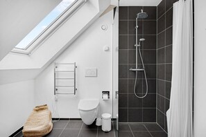 Bathroom - Newly Built Townhouse in Amager, Copenhagen (Copenhagen)