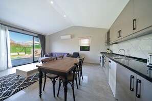 别墅, 1 间卧室, 无障碍, 私人游泳池 | 用餐