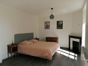 3 Schlafzimmer, Bügeleisen/Bügelbrett, Reisekinderbett, WLAN