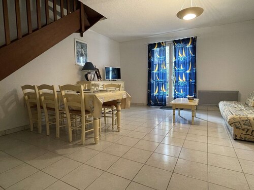 3-room apartment, sleeps 4 in Saint-Martin-de-Ré with private parking