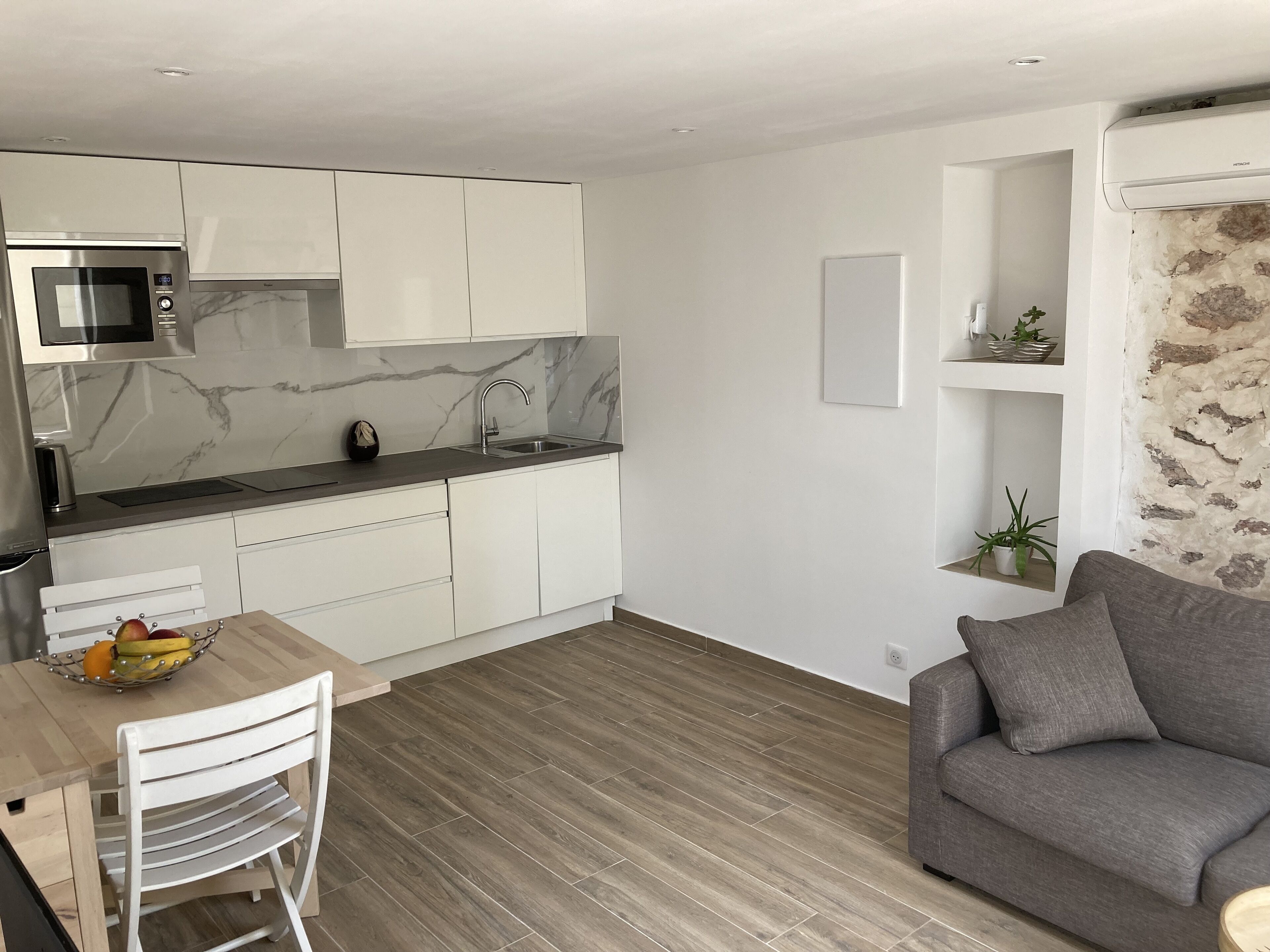 Charming refurbished Duplex, private swimming pool with sea view, quiet