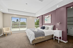 5 Schlafzimmer, Bügeleisen/Bügelbrett, Internetzugang, Bettwäsche