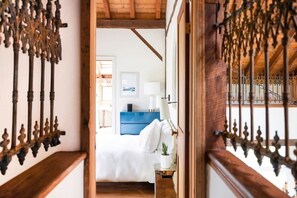 6 habitaciones, tabla de planchar con plancha, wifi y ropa de cama 