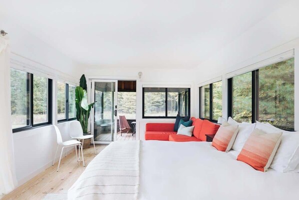 6 habitaciones, tabla de planchar con plancha, cuna de viaje y wifi 