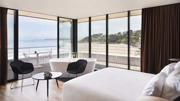 Panoramic Room, Sea View | 1 bedroom, desk, iron/ironing board, free cribs/infant beds