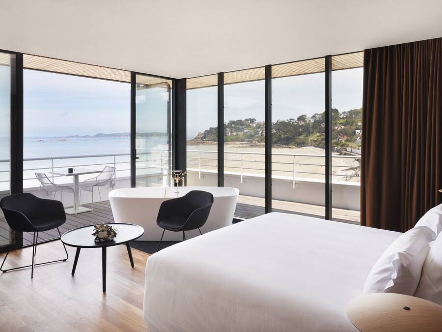 Panoramic Room, Sea View | Desk, iron/ironing board (on request), cribs (free), WiFi (free)