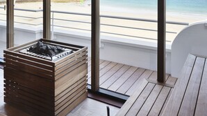 カップル用トリートメントルーム、サウナ、ホットタブ、スチームサウナ、ボディ トリートメント、フェイシャル トリートメント