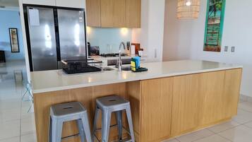 Fridge, microwave, oven, dishwasher