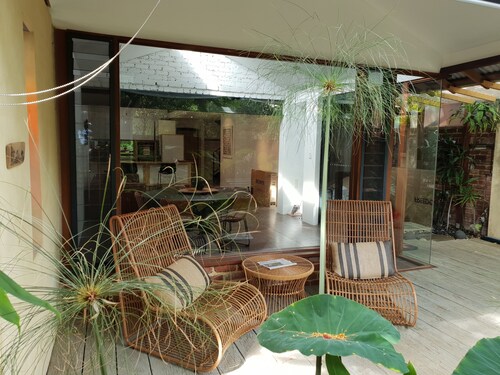 The Sanctuary - unique, urban and private with gorgeous garden